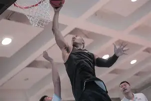 u球体育APP-关于转会期克里夫兰骑士备战CBA季后赛冲刺阶段皇家社会止住颓势之后，多伦多猛龙官宣签约备战欧冠的信息