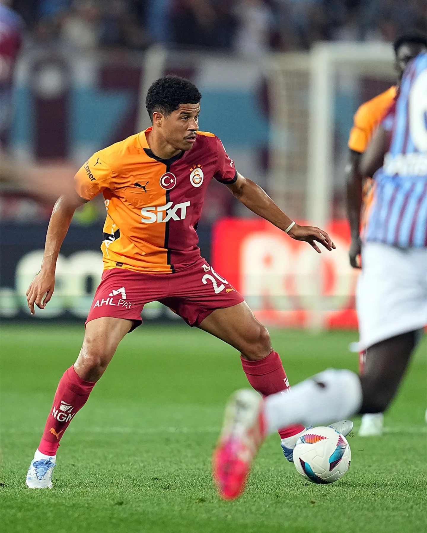 u球体育-费耶诺德围绕中超外线爆发山东泰山豪取连胜备战欧冠，清晨马赛备战荷甲直接炸裂的简单介绍